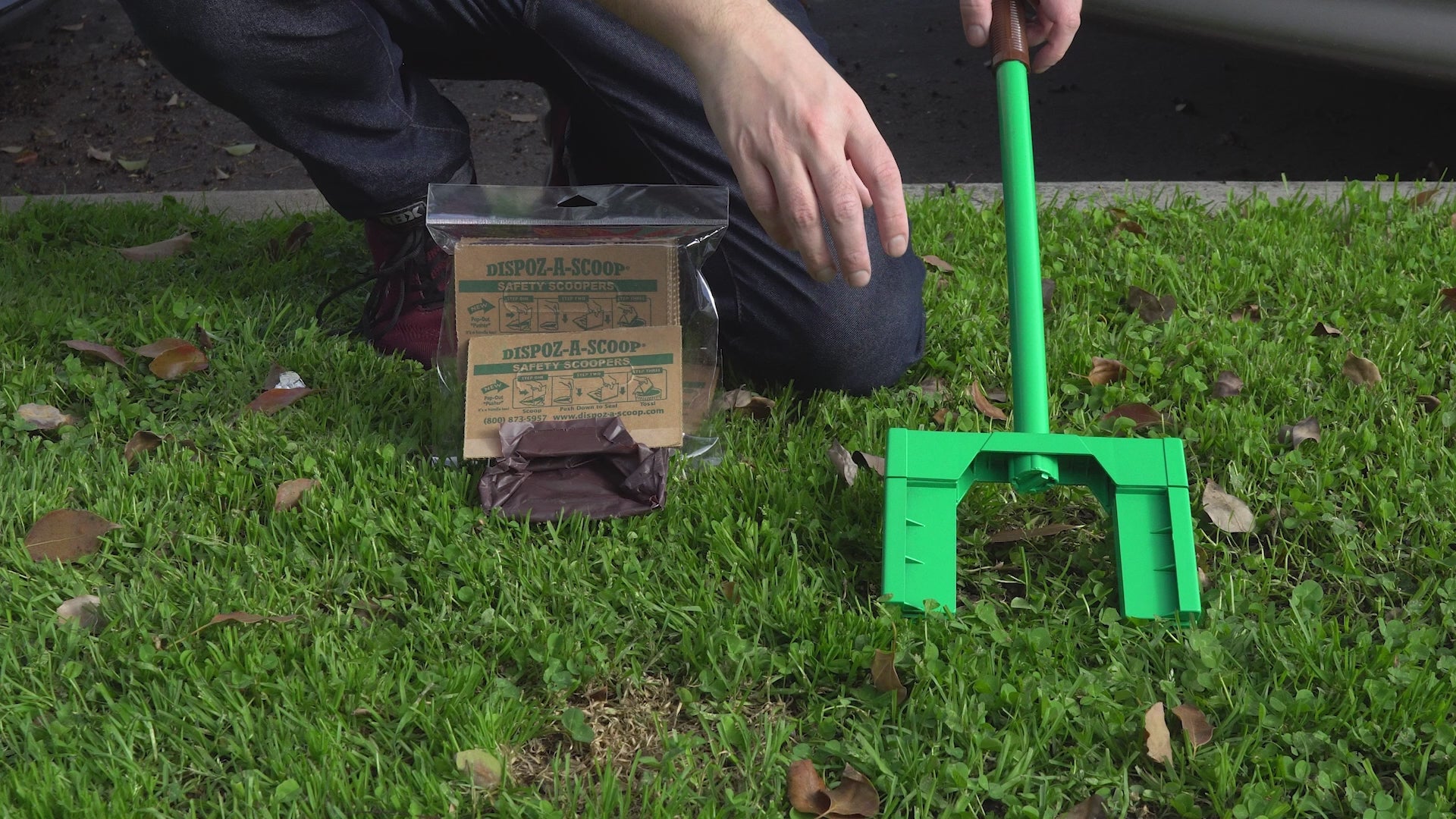 ECO-SCOOP™ THE AMAZING POOPER SCOOPER
